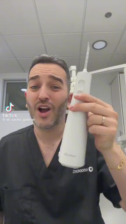 oral irrigator